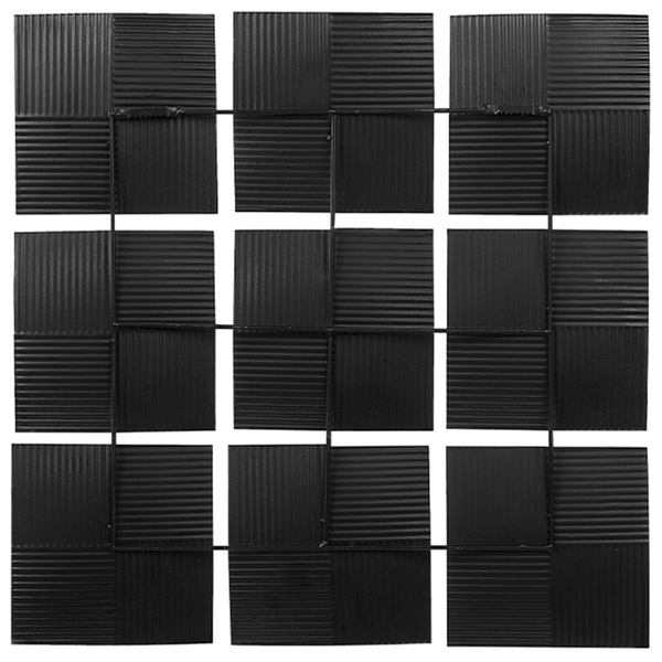 Dekorationselement aus Metall mit quadratischem Muster