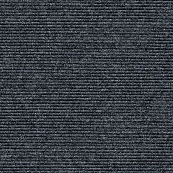 Teppichboden mit feiner Rippenstruktur.