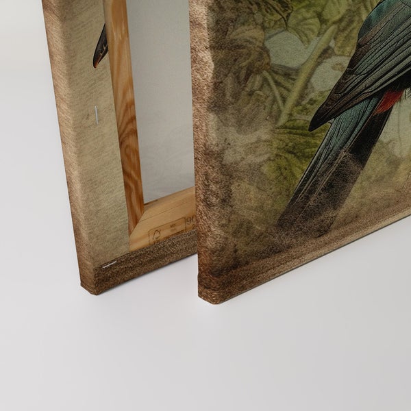 Nahaufnahme eines Leinwandbildes mit Vogelmotiv und Holzrahmen