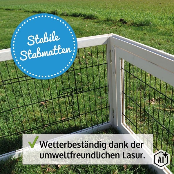 Freigehege mit stabilen Stabmatten und wetterbeständiger Lasur für den Außenbereich auf Rasenfläche.