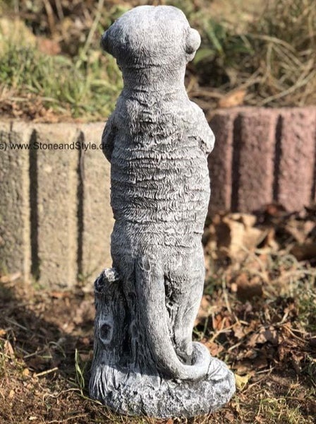 Stehende Erdmännchen Gartenfigur aus Stein für die Außendekoration