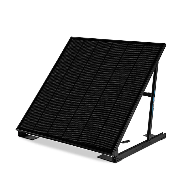 Schwarzes Photovoltaik-Modul mit Halterung zur Schrägaufstellung für Balkonkraftwerke oder den Garten.