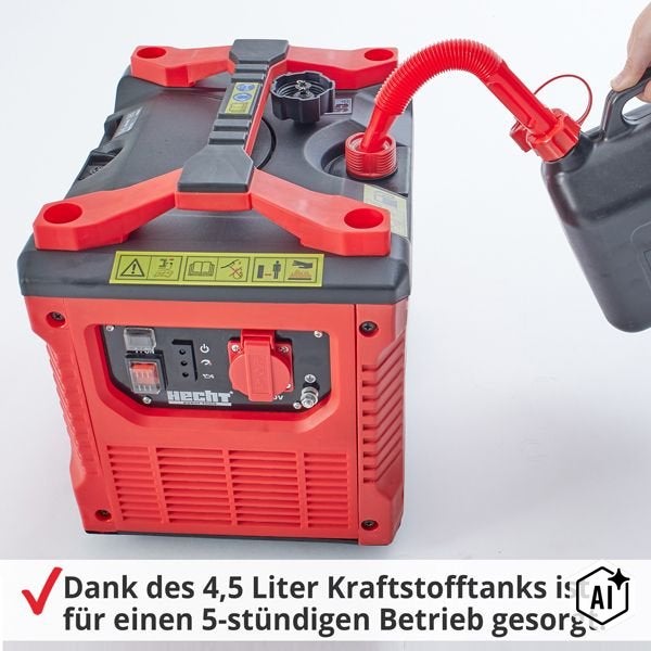 Hecht Inverter Stromerzeuger mit 4,5 Liter Tank wird befüllt