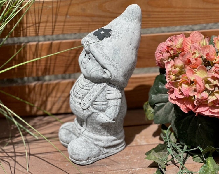Gartenzwerg-Figur in Steinoptik als Dekoration für den Garten
