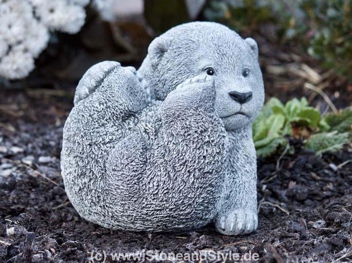 Steinfigur kleiner Eisbär für den Garten, aus witterungsbeständigem Steinguss