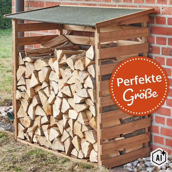 Holzunterstand aus Holz mit Pultdach zur Lagerung von Brennholz im Garten an einer Ziegelwand