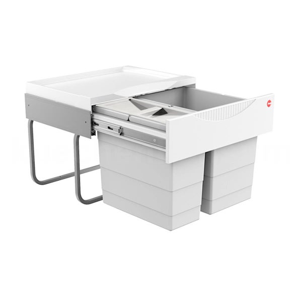 Ausziehbares Abfalltrennsystem für Küchenschränke mit mehreren Kunststoffbehältern, Metallrahmen und Hailo Logo.