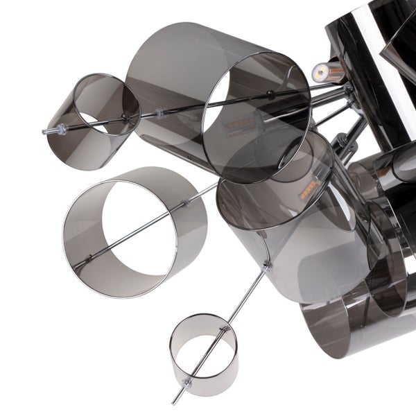 Moderne Hängelampe mit zylinderförmigen Schirmen und LED-Leuchtmitteln.