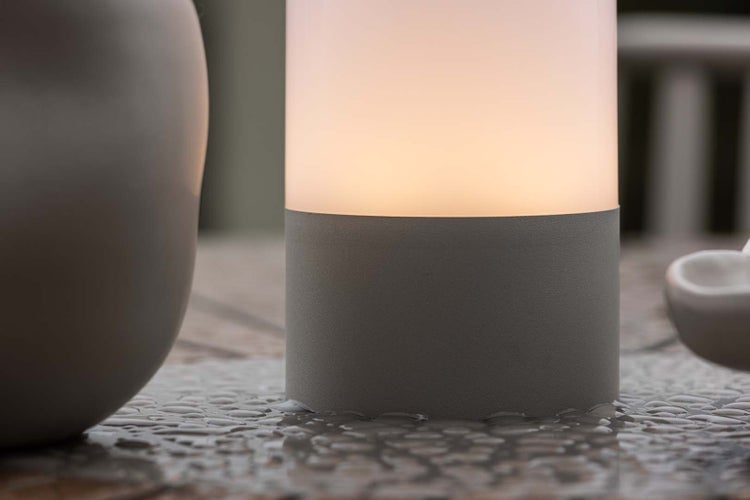 Tubu Tischleuchte LED für den Außenbereich grau. 10 X 10 X 18 cm