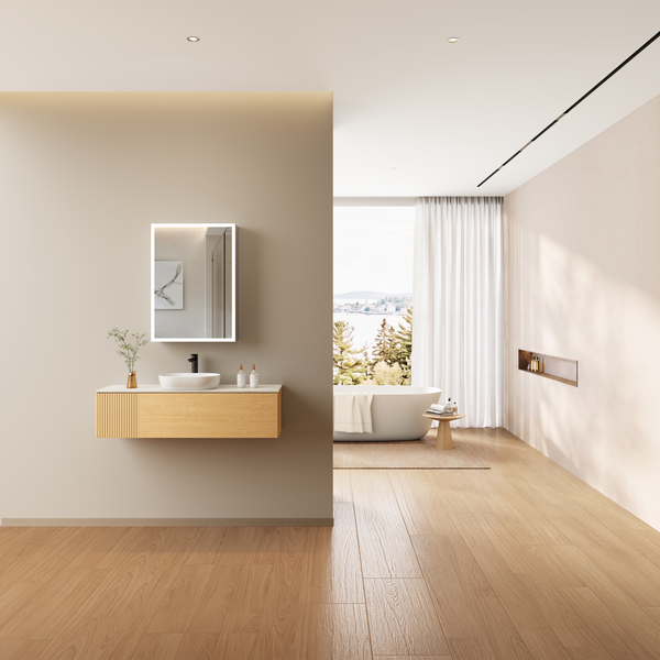 Modernes Badezimmer mit wandhängendem Waschtisch in Holzoptik, rundem Aufsatzwaschbecken, LED Spiegel und freistehender Badewanne mit Ausblick.