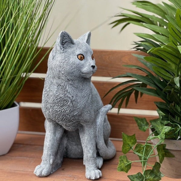 Dekorative Katzenfigur aus Stein für den Garten