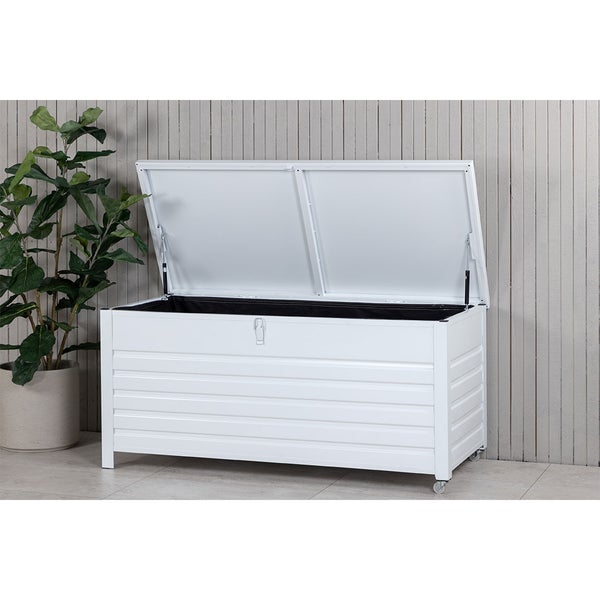 Ovaler Gartentisch aus Holz