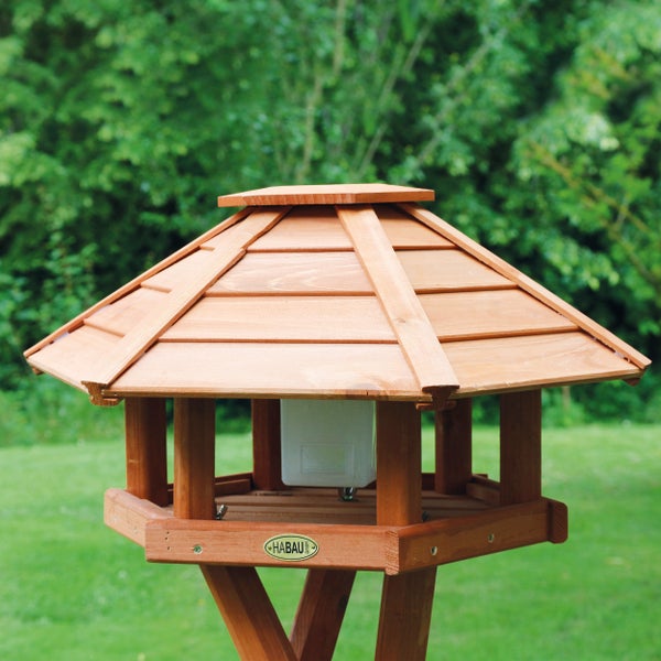 Vogelhaus aus Holz mit Ständer und Futtersilo