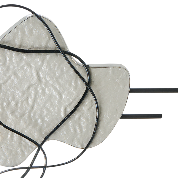 Dekorative Wandkunst aus Stein und Metall