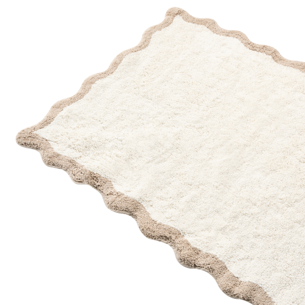 Teppich mit gewelltem Rand