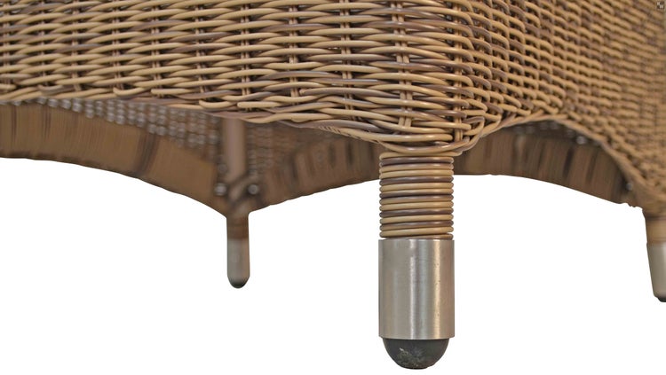 Gartenstuhl mit Armlehnen und Sitzkissen