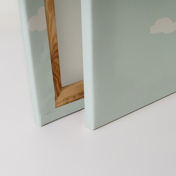 Leinwandbild mit Wolkenmotiv und Holzrahmen