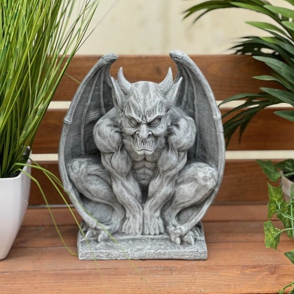 Wasserspeier Gartenfigur aus Kunststein in grauer Optik als Dekoration für den Außenbereich