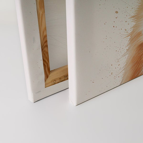 Detailansicht zweier Leinwandbilder mit Holzrahmen