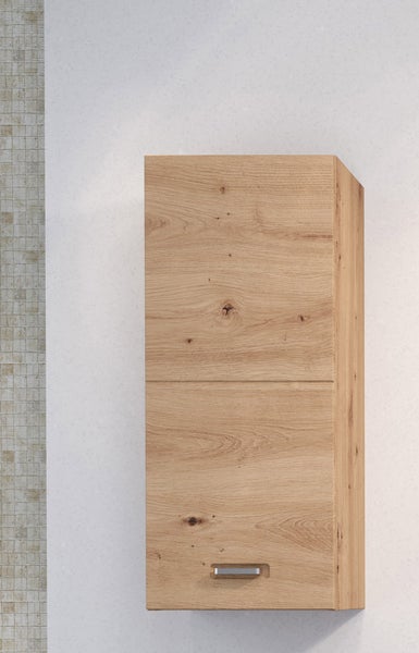 Badezimmer mit Waschtisch, Spiegelschrank und Hochschrank im Holzdesign