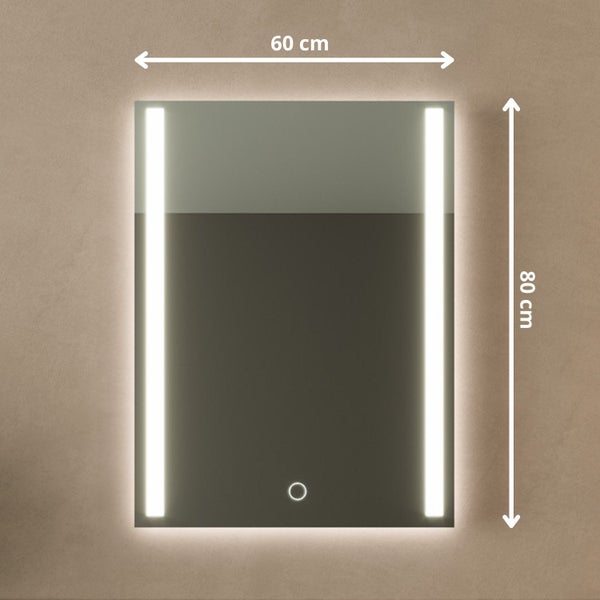 Rechteckiger Badezimmerspiegel mit LED Beleuchtung und Touchschalter, 60 Zentimeter breit und 80 Zentimeter hoch.