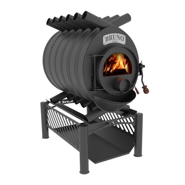 Ofen mit Holzfeuer und Rohren oben drauf