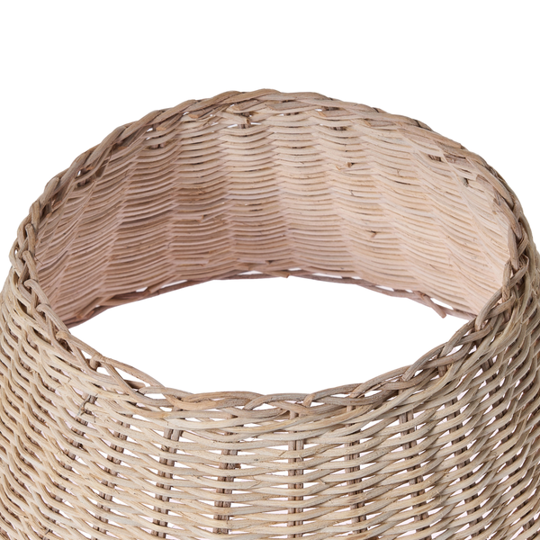 Korb aus geflochtenem Rattan
