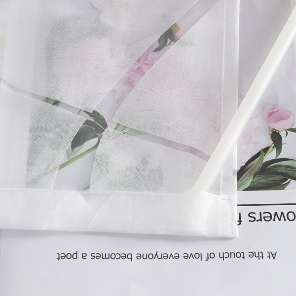Dekoschals aus transparentem Stoff mit Blumenmuster