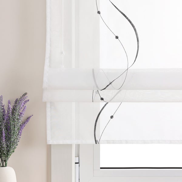 Fensterdekoration mit transparentem Faltrollo und floralem Muster
