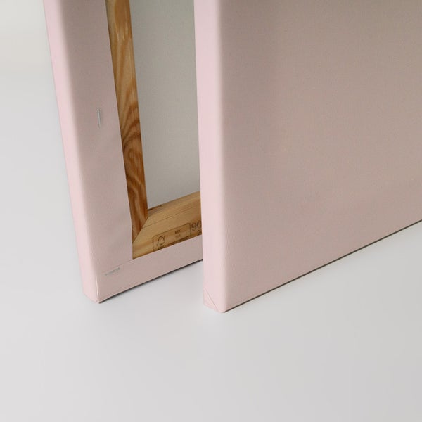 Nahaufnahme von zwei Leinwänden mit Holzrahmen