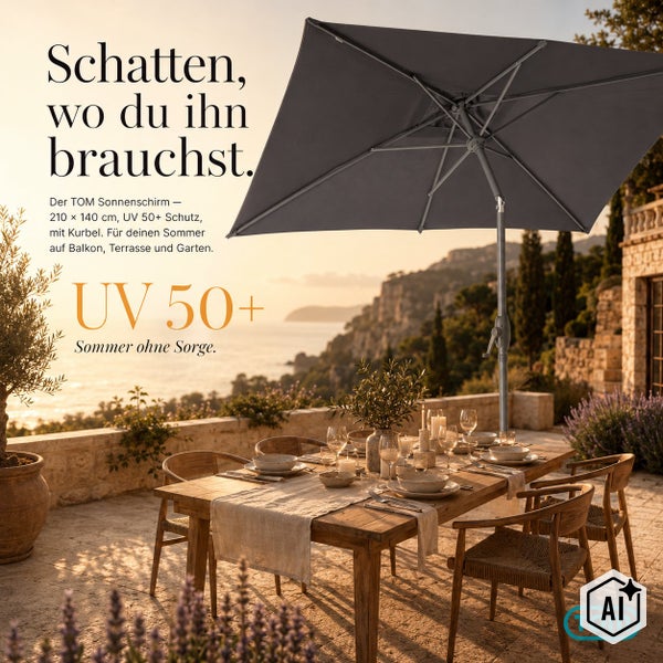 Rechteckiger TOM Sonnenschirm mit Kurbel, 210 mal 140 Zentimeter, UV Schutz 50 plus auf einer Terrasse mit Esstisch bei Sonnenuntergang.