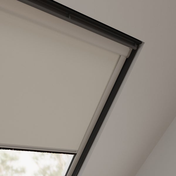 Dachfensterrollo im geschlossenen Zustand