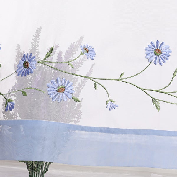 Gardine mit Blumenmuster