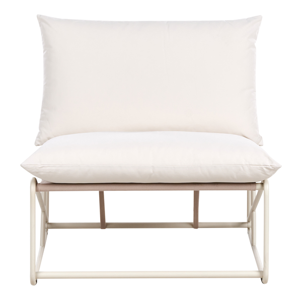 Sessel mit Kissen und Metallgestell