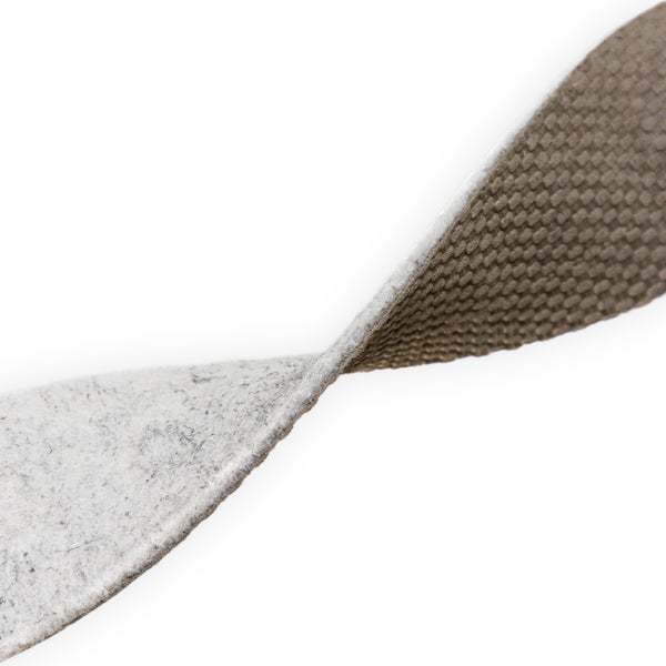 Teppichunterlage mit strukturierter Oberfläche und Vliesseite