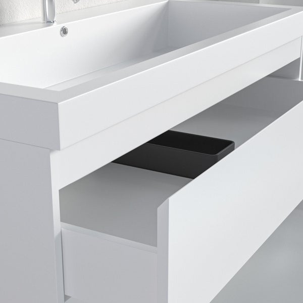 Waschtischunterschrank in Weiß mit Waschbecken und geöffneter Schublade inklusive schwarzem Organizer.