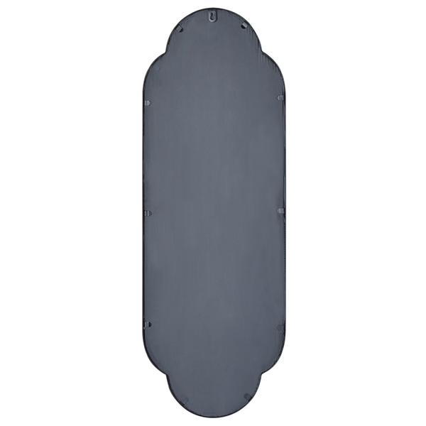 Rückseite eines länglichen Spiegels