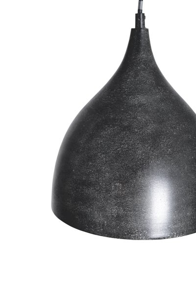 Pendelleuchte mit metallischem Schirm