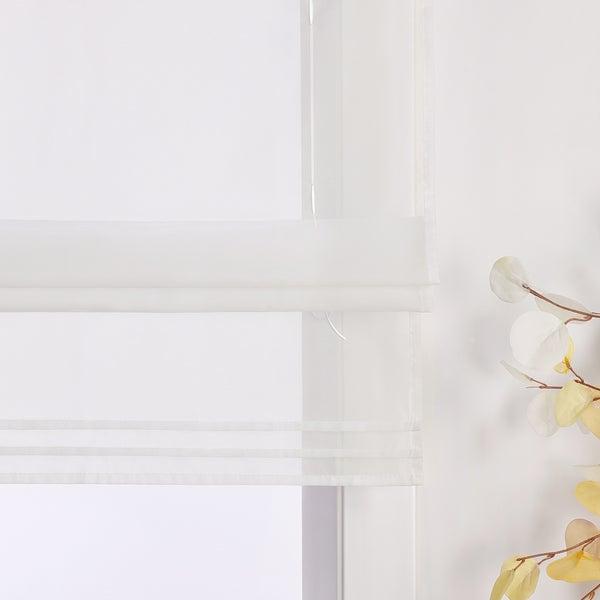 Weisse Faltstores mit transparentem Stoff