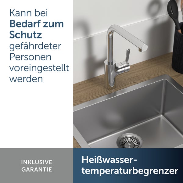 Küchenarmatur mit Spülbecken und Heißwassertemperaturbegrenzer auf Holzarbeitsplatte