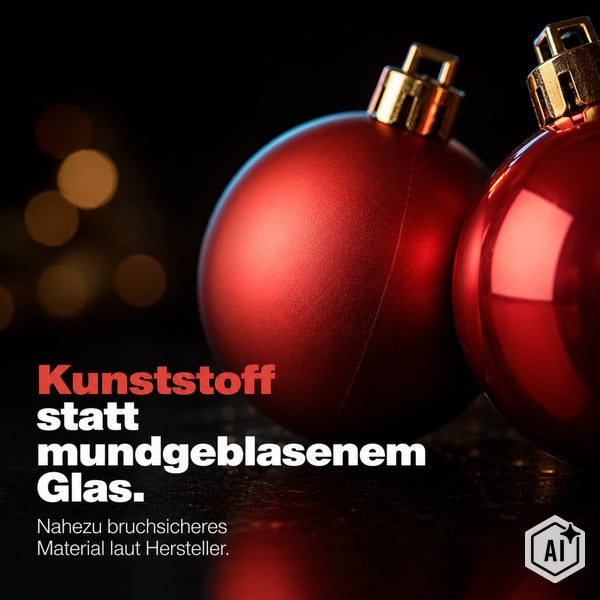 Zwei bruchsichere Weihnachtskugeln aus Kunststoff mit goldfarbenen Aufhängern.