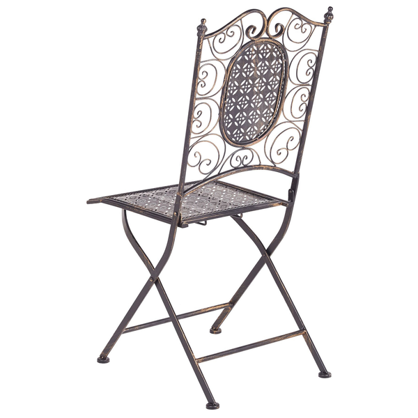 Klappstuhl aus Metall für den Garten mit verzierten Ornamenten im Antik-Stil.
