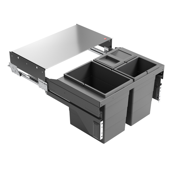 Ausziehbares Mülltrennsystem mit zwei grauen Abfalleimern aus Kunststoff und einer Abdeckung aus Metall.