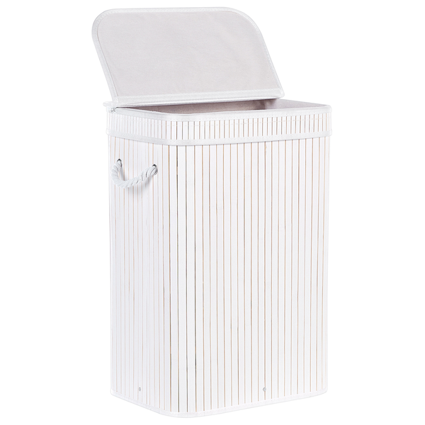 Rechteckiger Wäschekorb aus Bambus mit Deckel und seitlichen Seilgriffen.