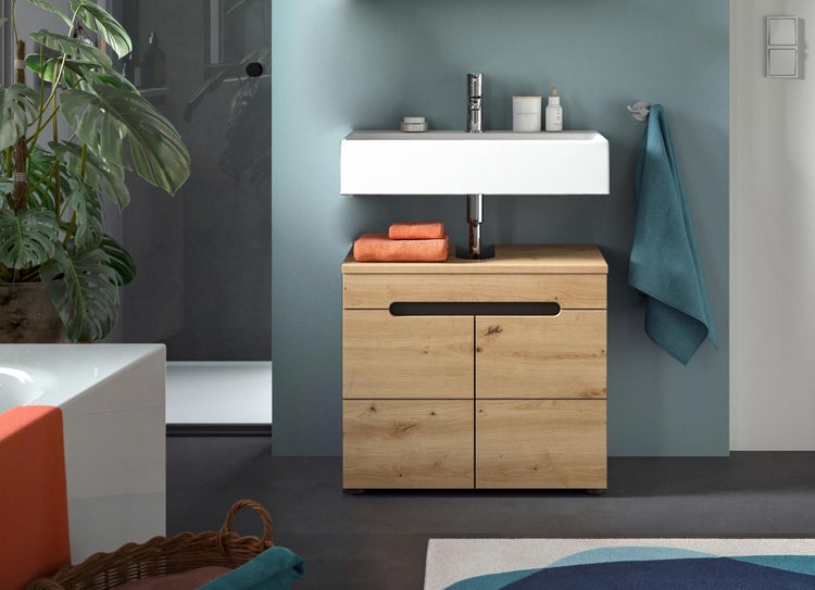 Badezimmer Szene mit Waschtischunterschrank aus Holz und Aufsatzwaschbecken