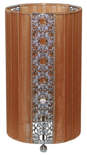 Dekorative Tischleuchte mit Stoffschirm und filigranem Metallrahmen