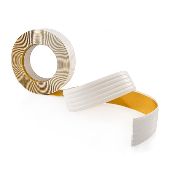 Weiße selbstklebende Zierleiste auf Rolle