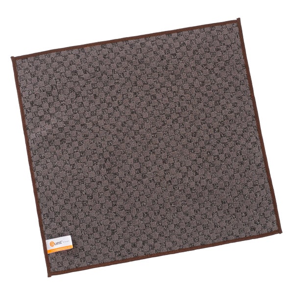 Quadratische Fußmatte mit Schachbrettmuster