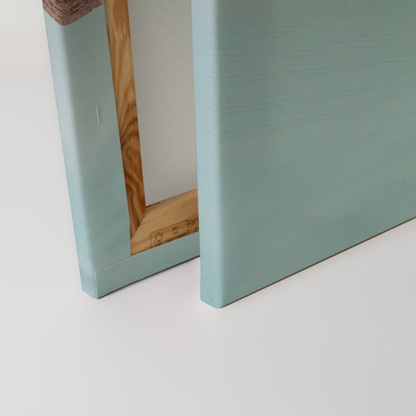 Nahaufnahme von zwei Leinwänden mit Holzrahmen