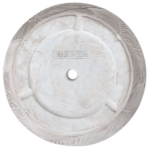 Unterseite eines Pflanzgefäßes mit Loch in der Mitte und dem Schriftzug Hergestellt in China